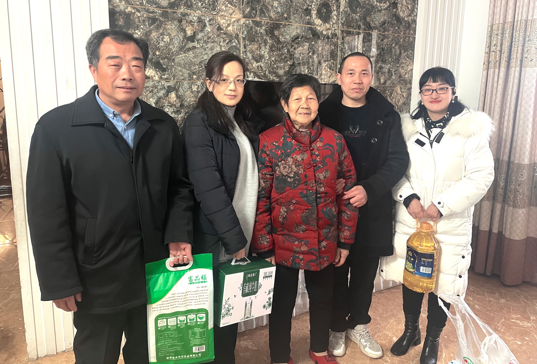情系一線送溫暖，凝心聚力鼓干勁